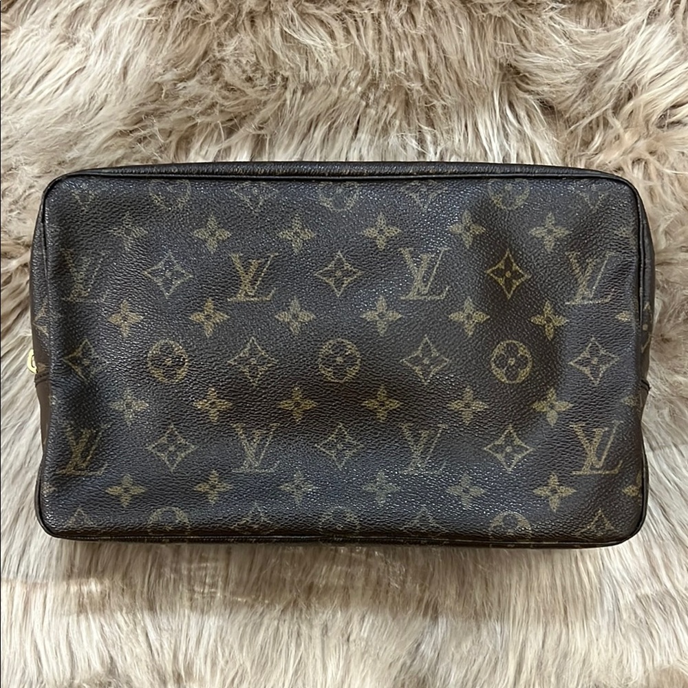 Louis Vuitton Trousse 28